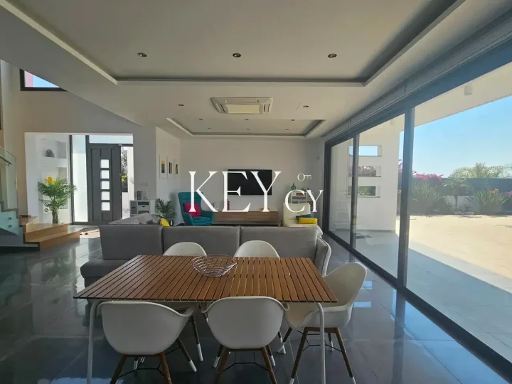 Villa for rent 330 m² in Limassol, Moni