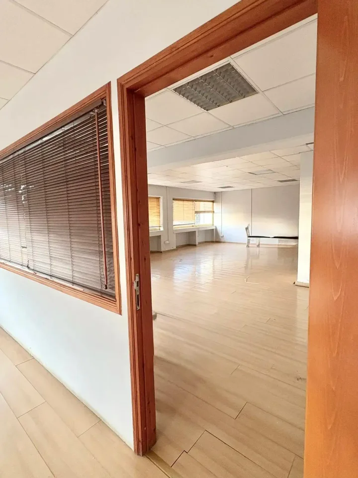 Office 177 m² for rent in Paphos, Paphos - Agios Theodoros