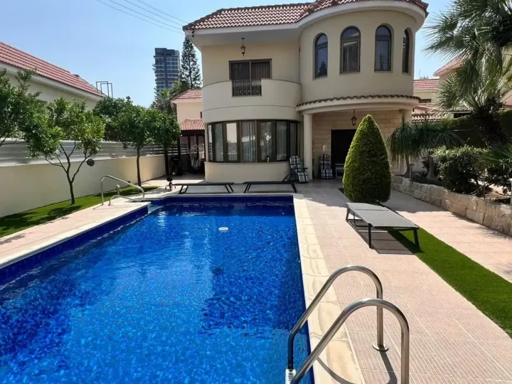 5-bedroom villa for rent 250 m² in Limassol, Agios Tychon