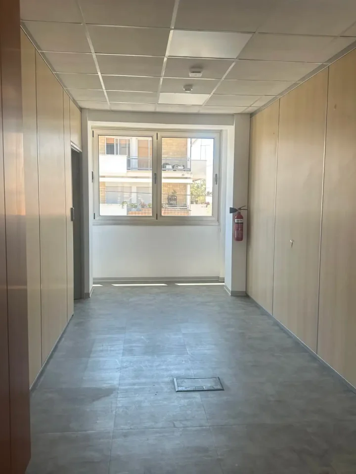 Office 396 m² for rent in Limassol, Limassol - Petrou Kai Pavlou