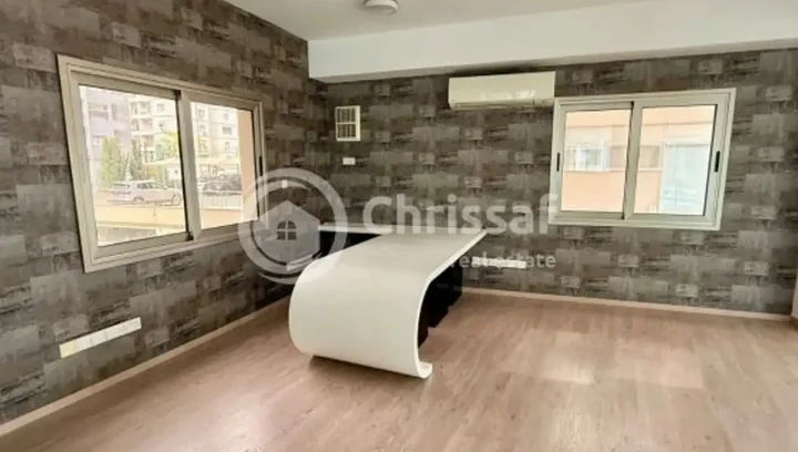Office 717 m² for rent in Limassol, Limassol - Neapolis