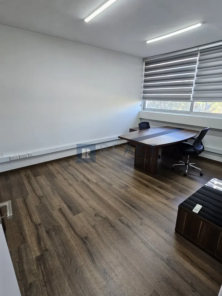 Office 65 m² for rent in Nicosia, Nicosia - Ag. Antonios