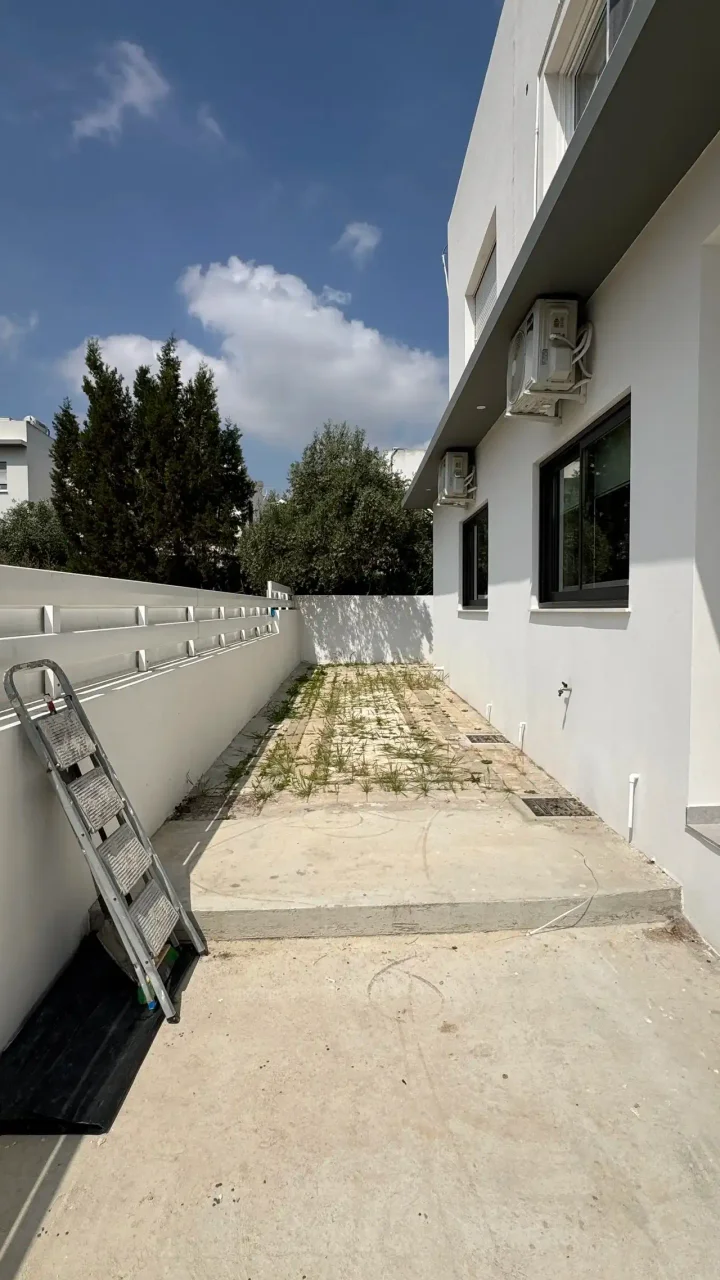 3-bedroom semi-detached house for rent 127 m² in Nicosia, Egkomi