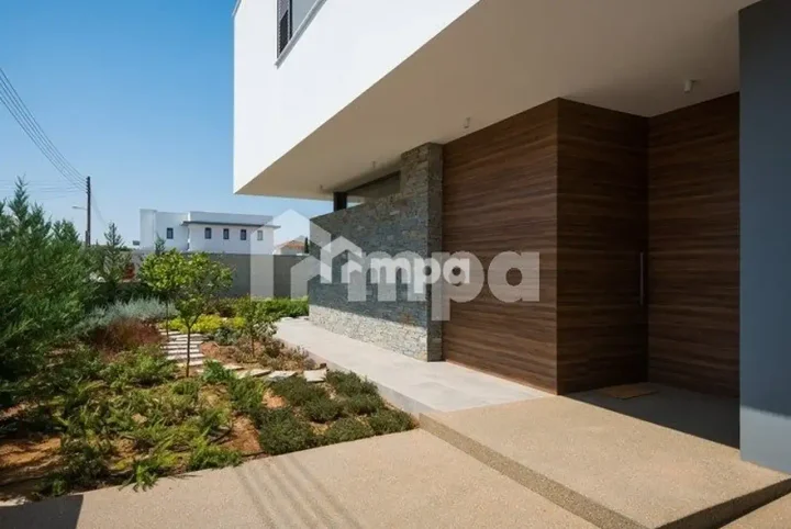 Μονοκατοικία προς ενοικίαση 300 μ² στην τοποθεσία Nicosia, Latsia - Agios Eleftherios