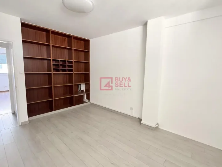 Office 99 m² for rent in Limassol, Limassol - Agios Nicolaos