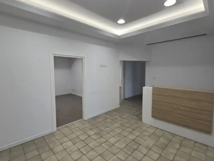 Γραφείο 230 μ² προς ενοικίαση στην τοποθεσία Limassol, Limassol - Katholiki