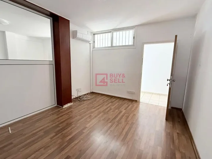 Office 99 m² for rent in Limassol, Limassol - Agios Nicolaos