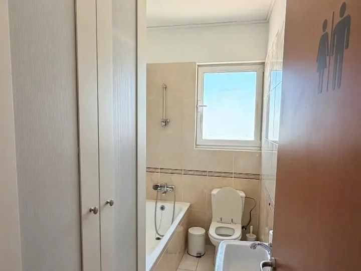 Office 150 m² for rent in Limassol, Limassol - Agia Zoni