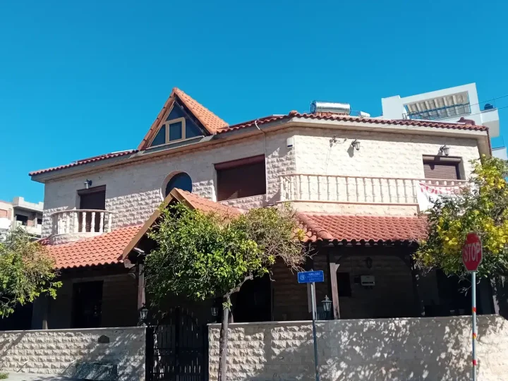 4-bedroom detached house for rent 300 m² in Limassol, Limassol - Neapolis
