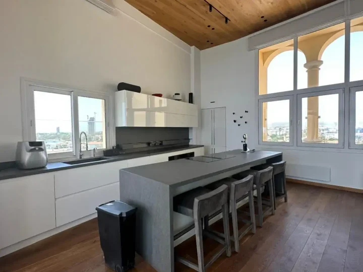 3-bedroom penthouse for rent 294 m² in Limassol, Limassol Marina