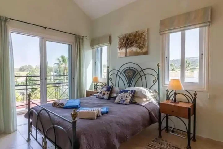 4-bedroom detached house for rent 240 m² in Paphos, Latsi
