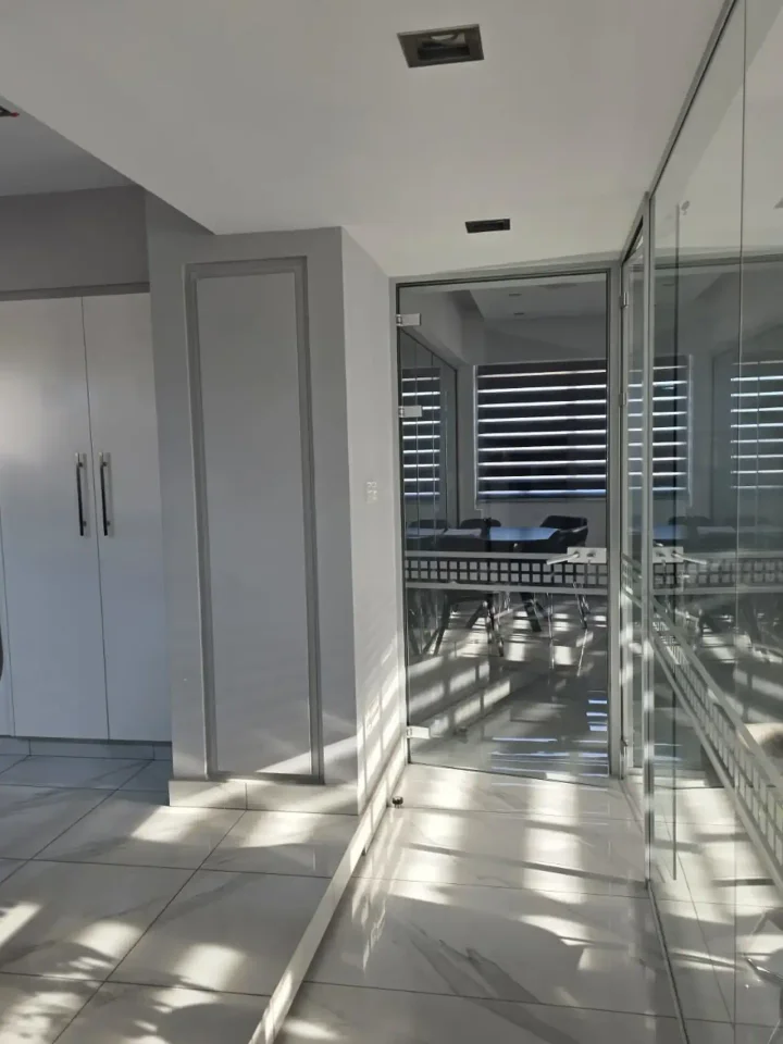 Office 215 m² for rent in Limassol, Limassol - Mesa Geitonia