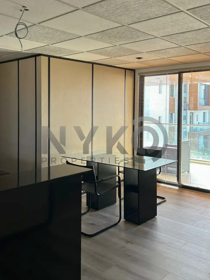 Office 180 m² for rent in Limassol, Limassol - Agia Zoni