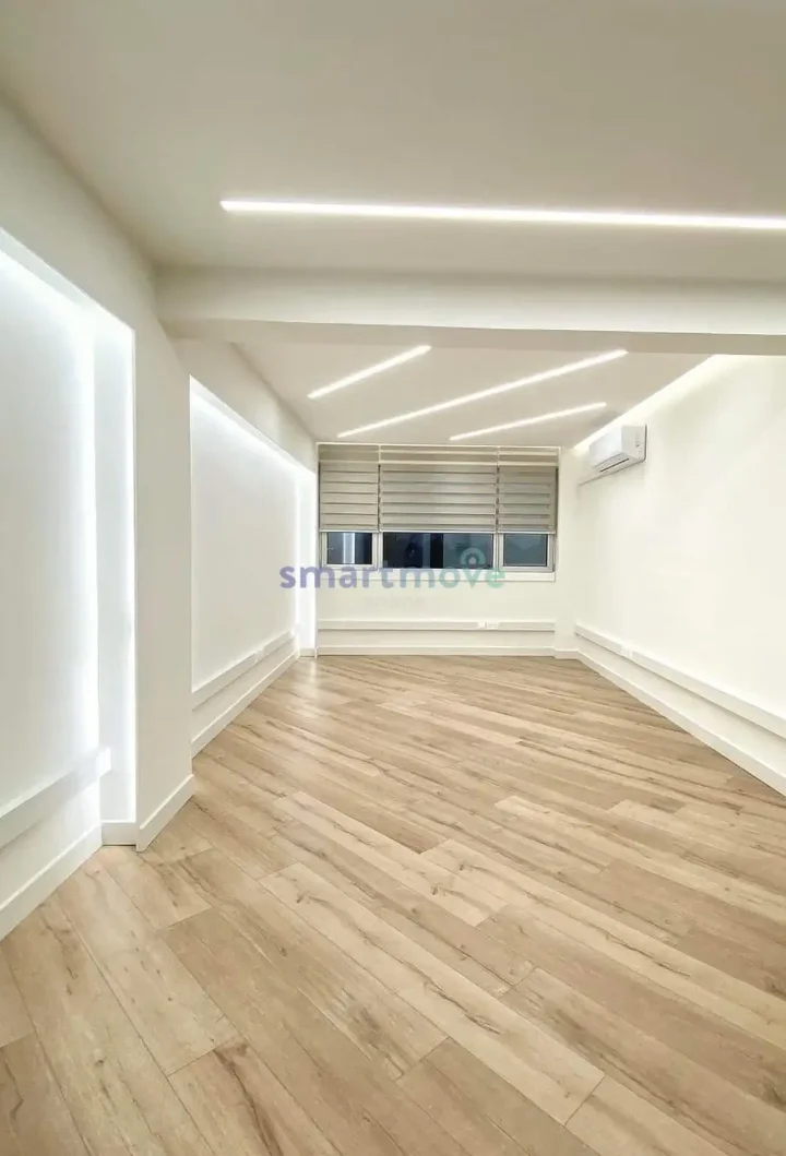 Office 72 m² for rent in Limassol, Limassol - Agia Zoni