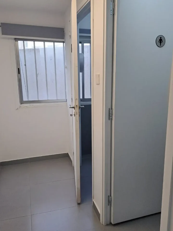 Trading area 250 m² for rent in Paphos, Paphos - Agios Theodoros