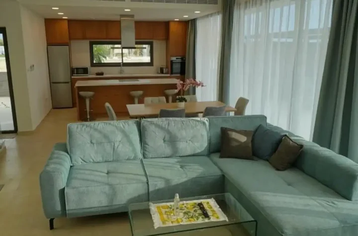 Detached house for rent 215 m² in Paphos, Geroskipou