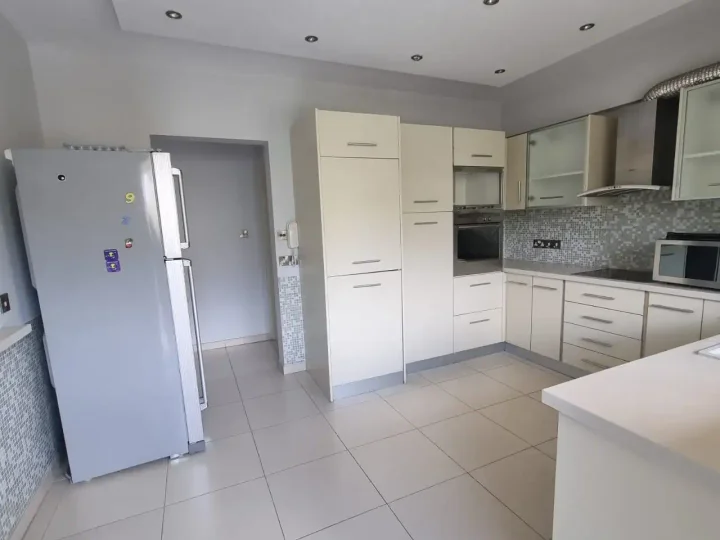 3-bedroom apartments for rent 120 m² in Limassol, Panthea