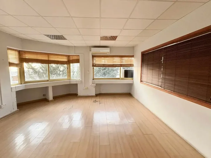 Office 177 m² for rent in Paphos, Paphos - Agios Theodoros