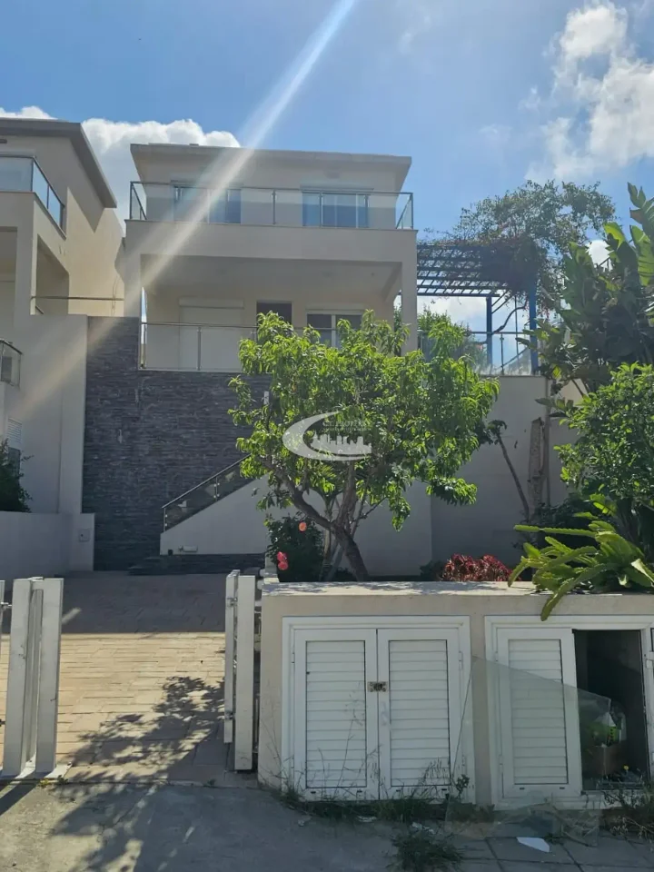 3-bedroom detached house for rent 160 m² in Limassol, Germasogeia