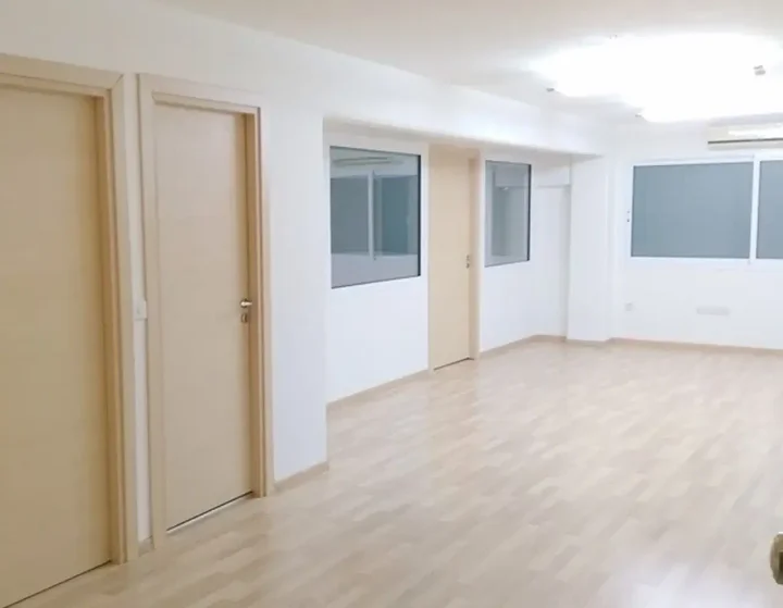 Office 100 m² for rent in Limassol, Panthea
