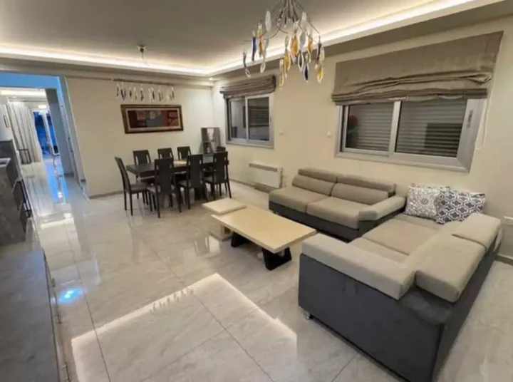 3-спальная двухквартирный дом в аренду 190 м² в Limassol, Kato Polemidia