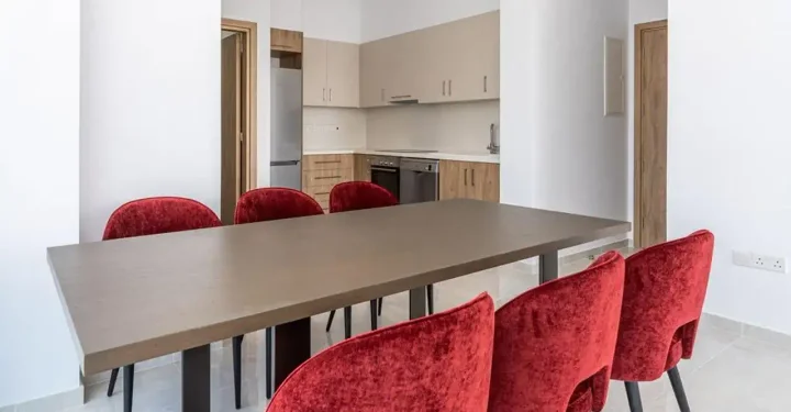 Studio for rent 70 m² in Limassol, Limassol - Mesa Geitonia