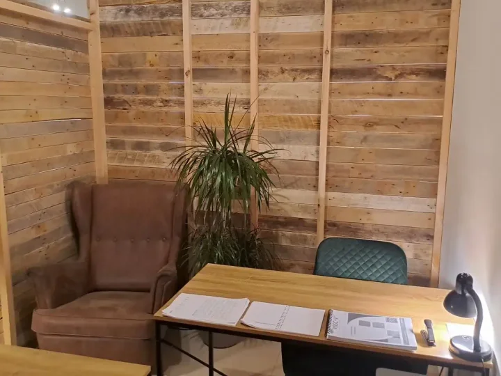 Office 120 m² for rent in Nicosia, Egkomi
