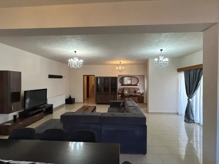 3-bedroom semi-detached house for rent 180 m² in Limassol, Ekali