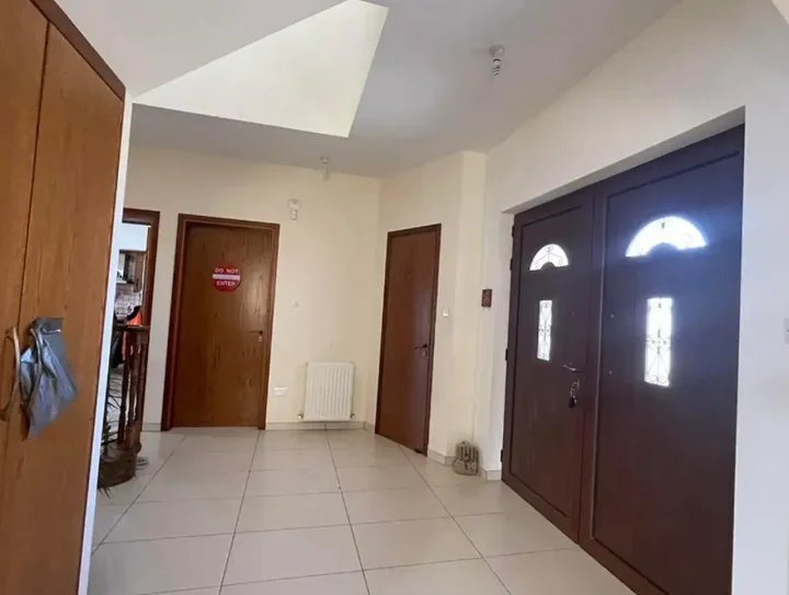 Detached house for rent 253 m² in Nicosia, Psimolofou