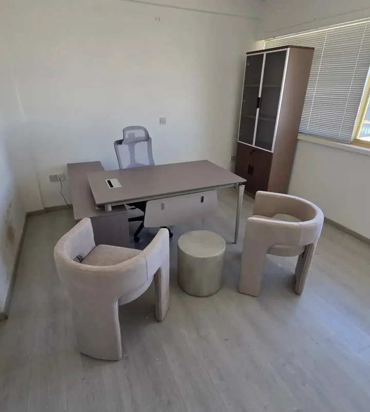 Office 120 m² for rent in Nicosia, Nicosia - Trypiotis