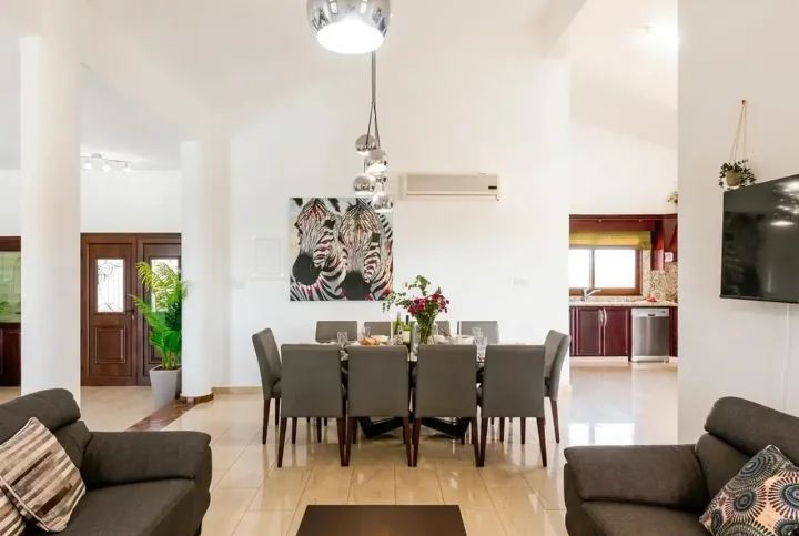 6+ bedroom detached house for rent 353 m² in Paphos, Kathikas