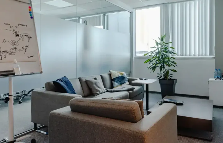 Office 809 m² for rent in Limassol, Agios Athanasios