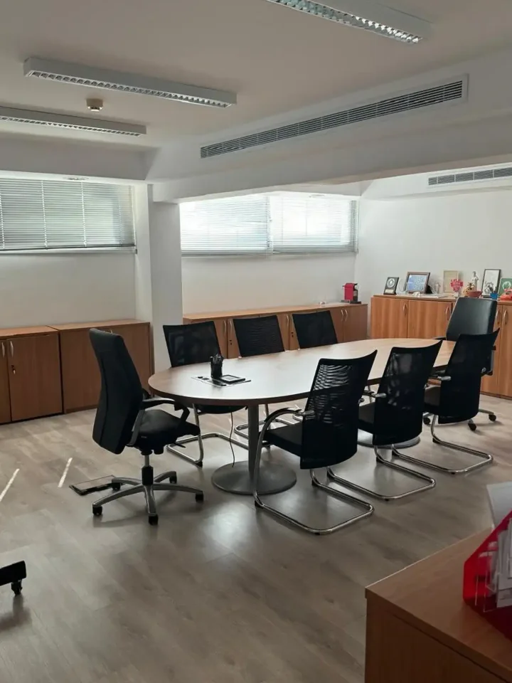 Office 2000 m² for rent in Limassol, Limassol - Neapolis