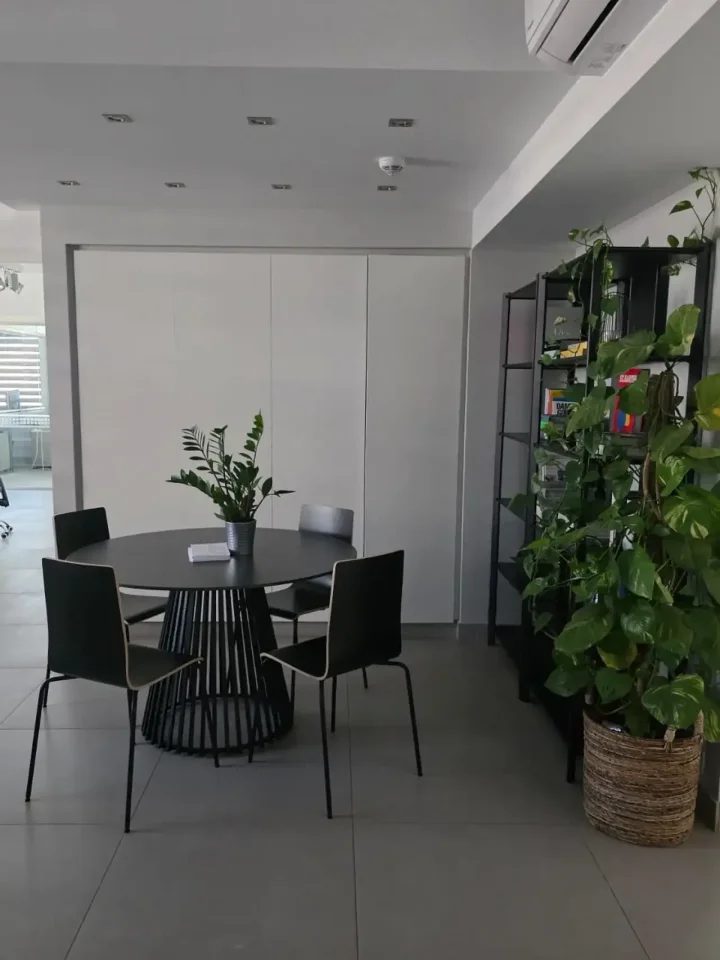 Office 430 m² for rent in Limassol, Limassol - Mesa Geitonia