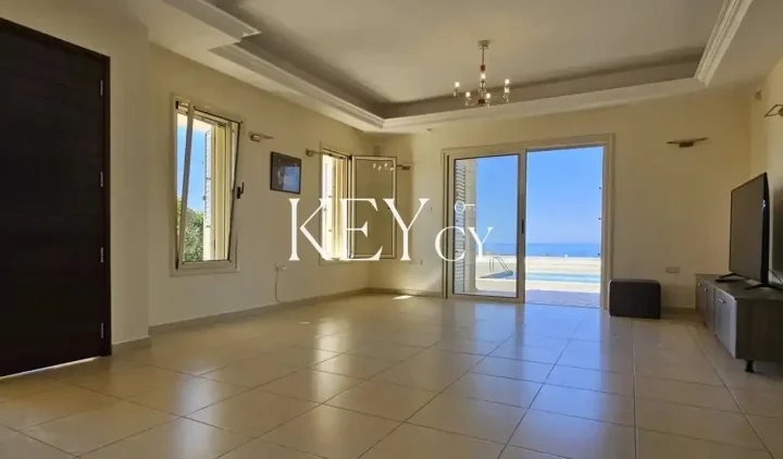 Detached house for rent 355 m² in Paphos, Pegeia