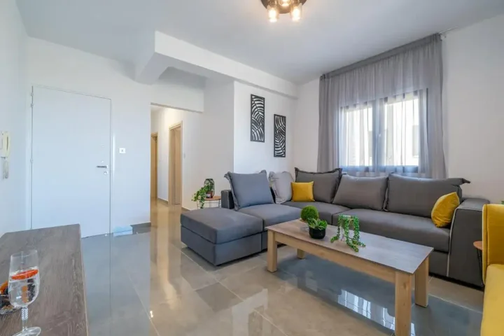 2-bedroom apartments for rent 80 m² in Larnaca, Larnaka - Finikoudes