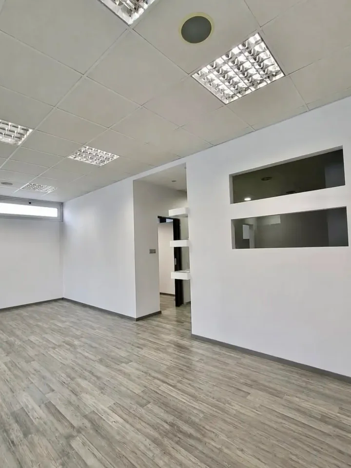 Trading area 72 m² for rent in Limassol, Limassol - Kapsalos