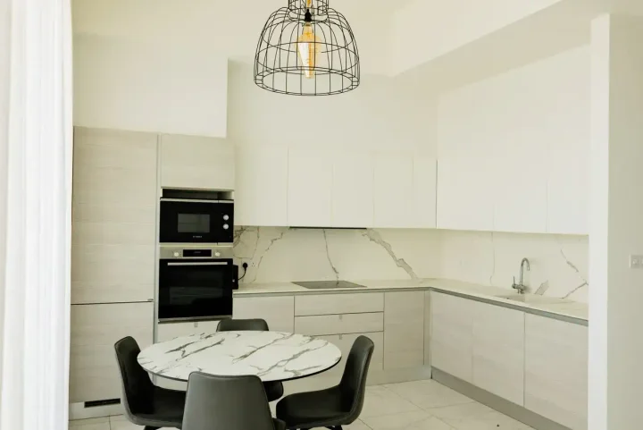 2-bedroom apartments for rent 121 m² in Limassol, Limassol - Mesa Geitonia