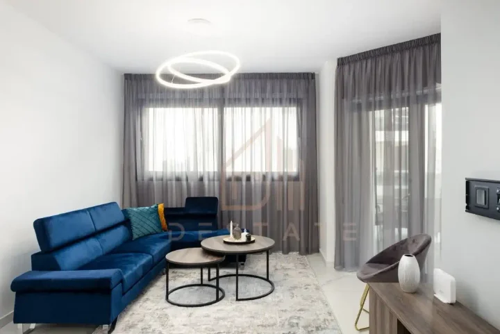 2-bedroom apartments for rent 90 m² in Larnaca, Larnaka - Finikoudes