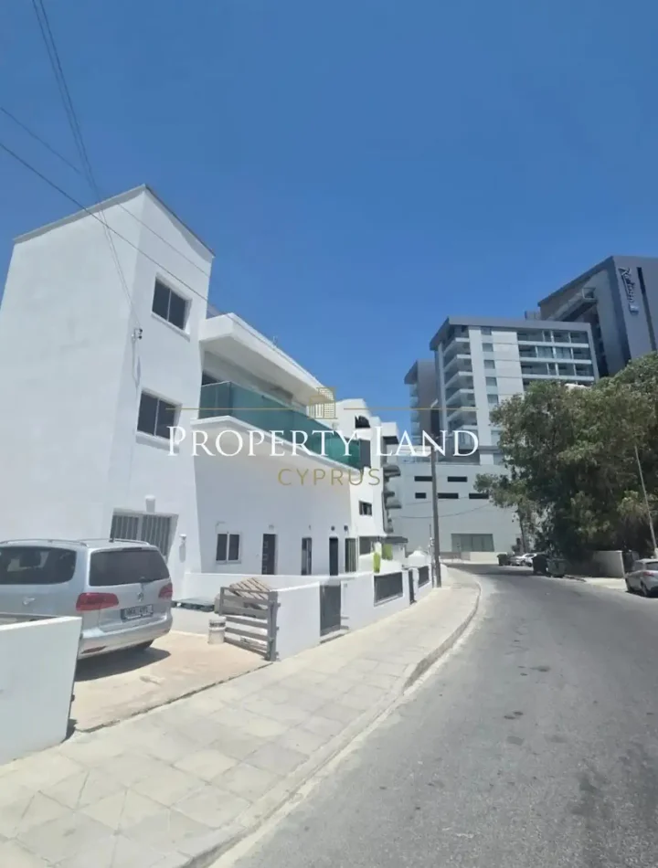 Commercial properties 200 m² for rent in Larnaca, Larnaka - Sotiros