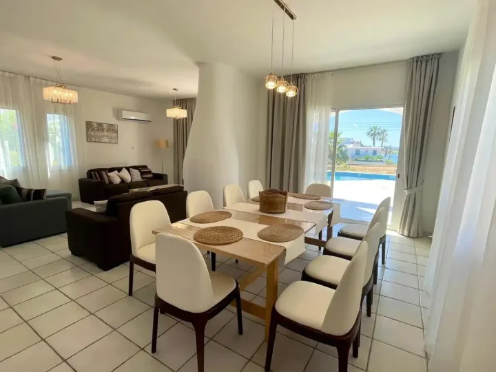 Villa for rent 258 m² in Paphos, Chlorakas