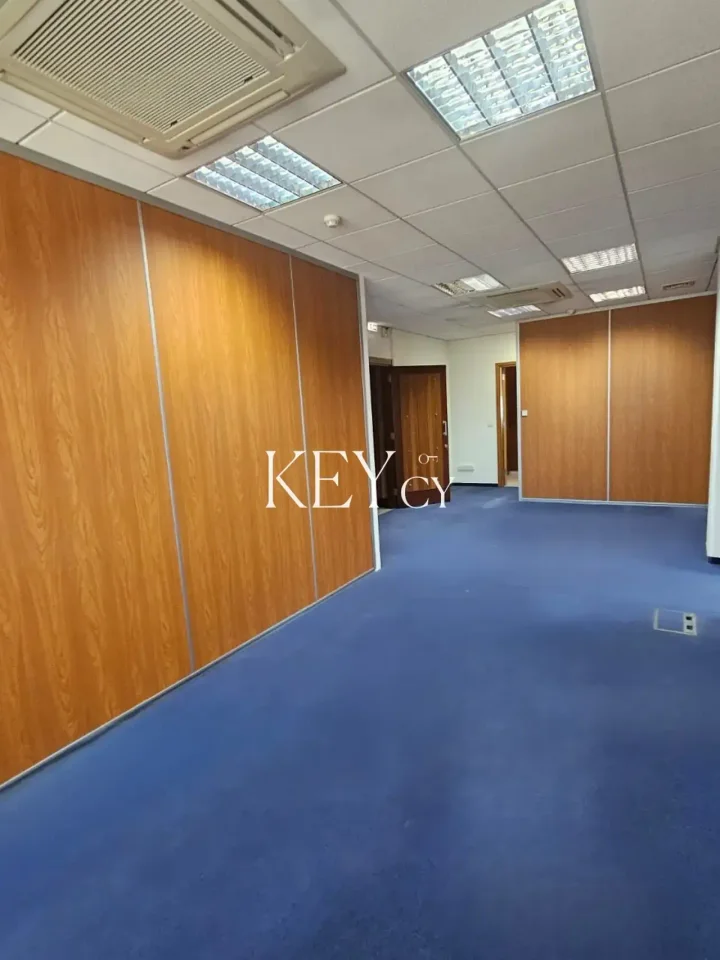 Office 265 m² for rent in Limassol, Limassol - Apostolos Andreas