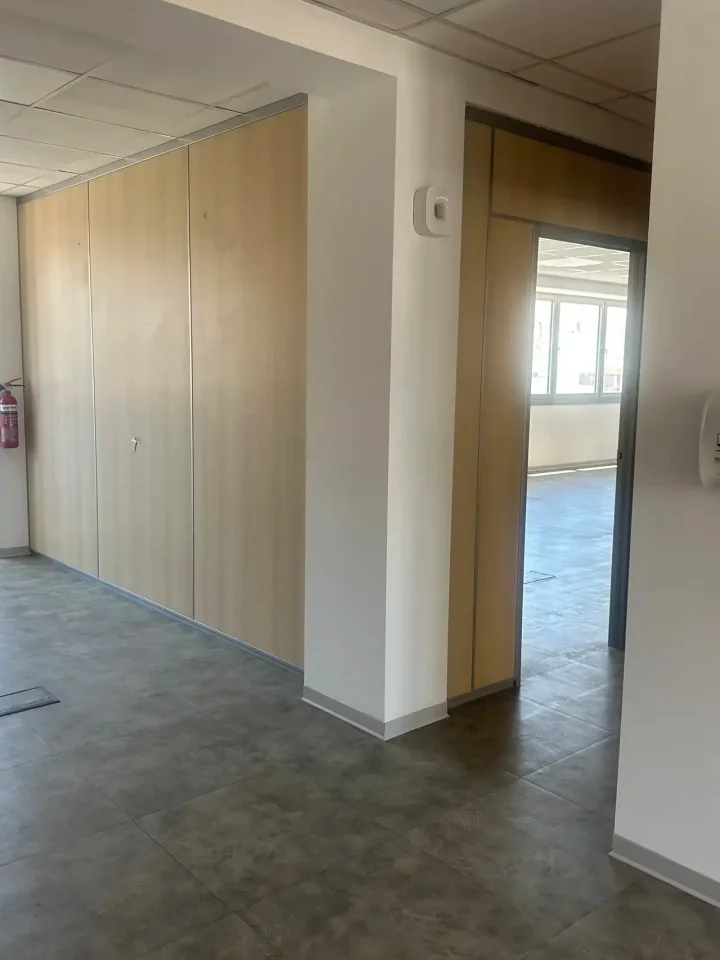 Office 396 m² for rent in Limassol, Limassol - Petrou Kai Pavlou
