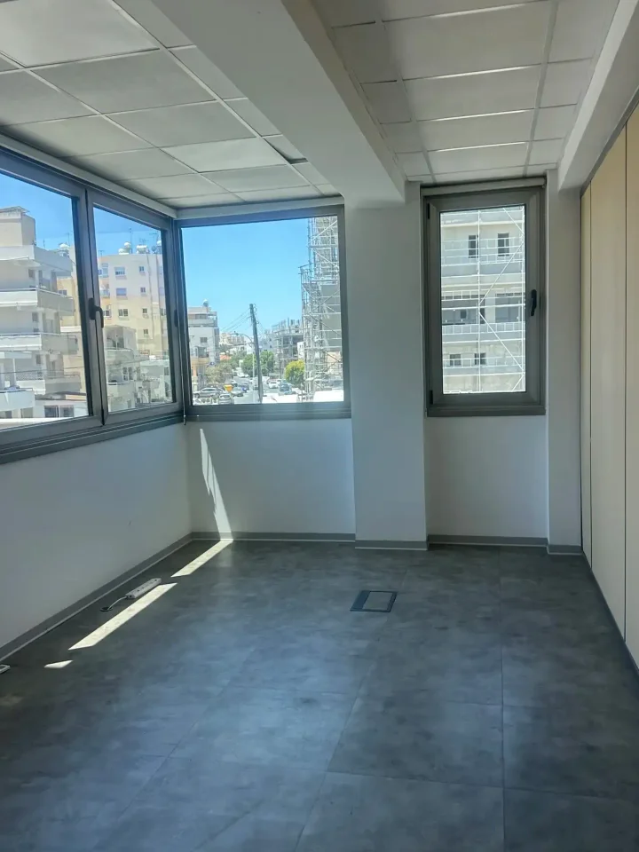 Office 396 m² for rent in Limassol, Limassol - Petrou Kai Pavlou