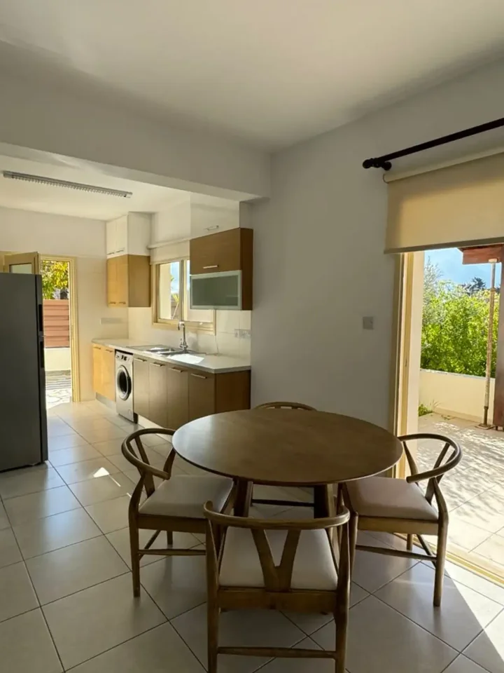 Detached house for rent 155 m² in Paphos, Mesogi