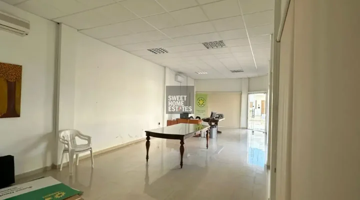 Office 100 m² for rent in Famagusta, Paralimni