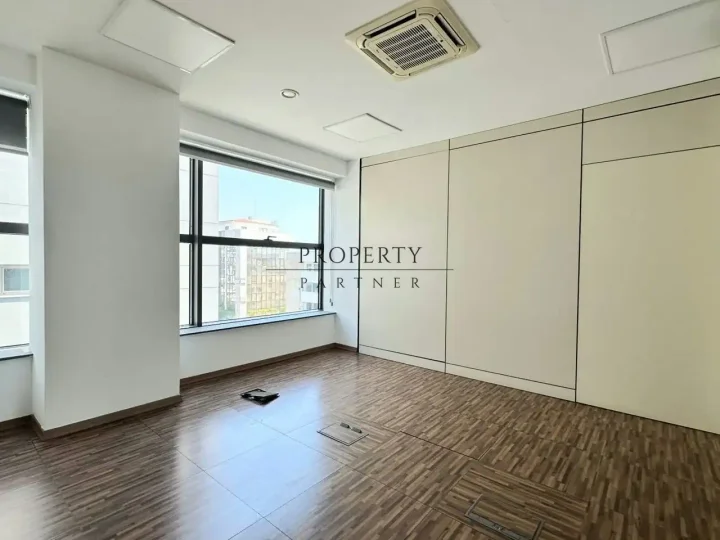 Office 188 m² for rent in Limassol, Limassol - Agia Zoni