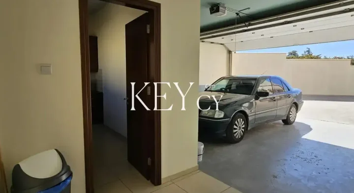 Detached house for rent 355 m² in Paphos, Pegeia