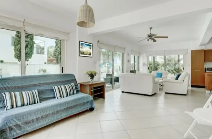 4-bedroom villa for rent 160 m² in Famagusta, Protaras