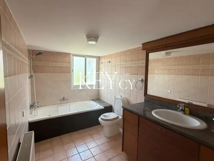 4-bedroom semi-detached house for rent 270 m² in Limassol, Limassol - Agia Fyla